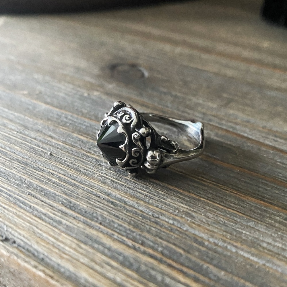 BLOODMILK ring